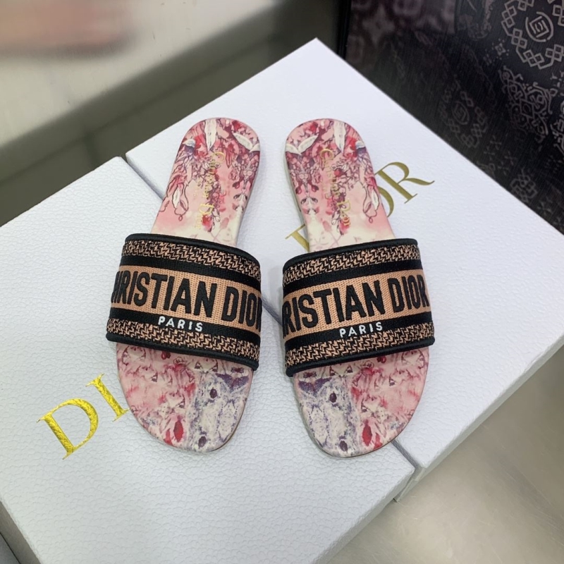 ch**an D*or slippers